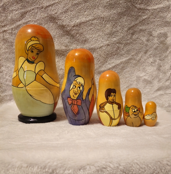 Cindarella Russian Dolls - Picture 1 of 7